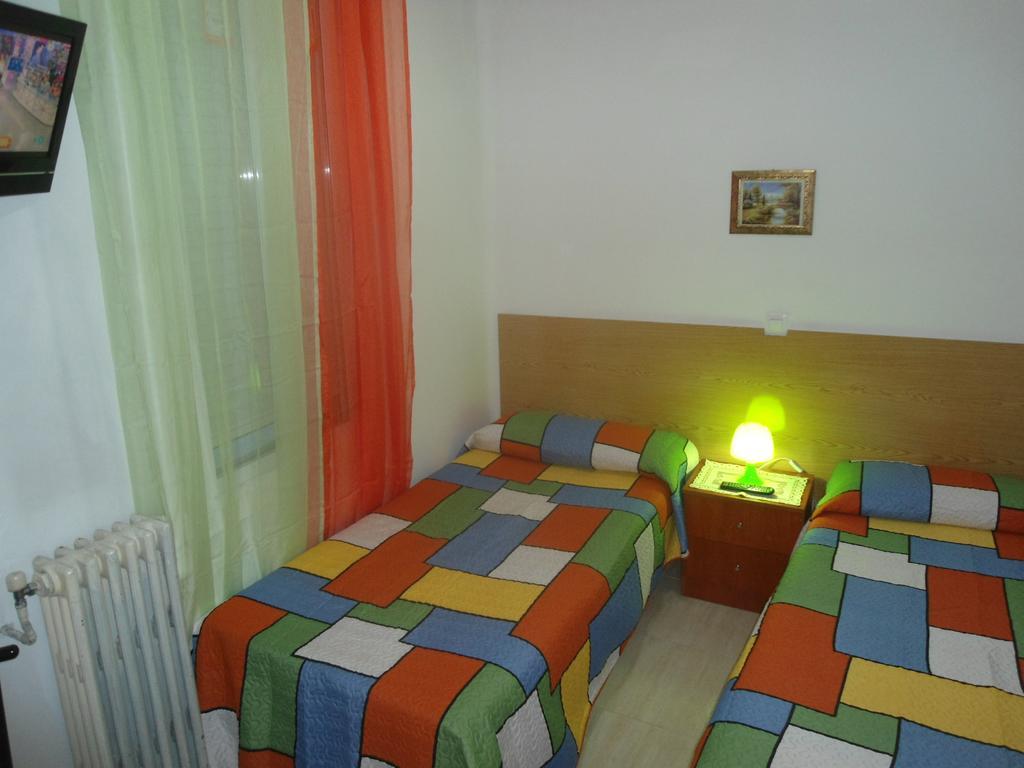 Hostal Florida Madrid Dış mekan fotoğraf