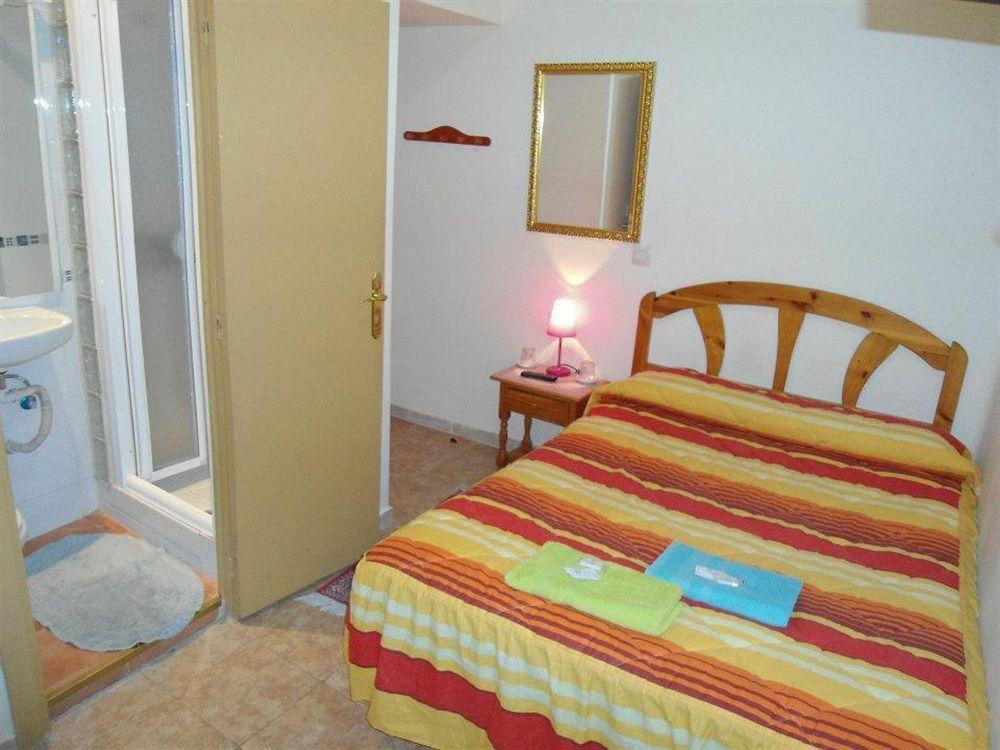 Hostal Florida Madrid Dış mekan fotoğraf